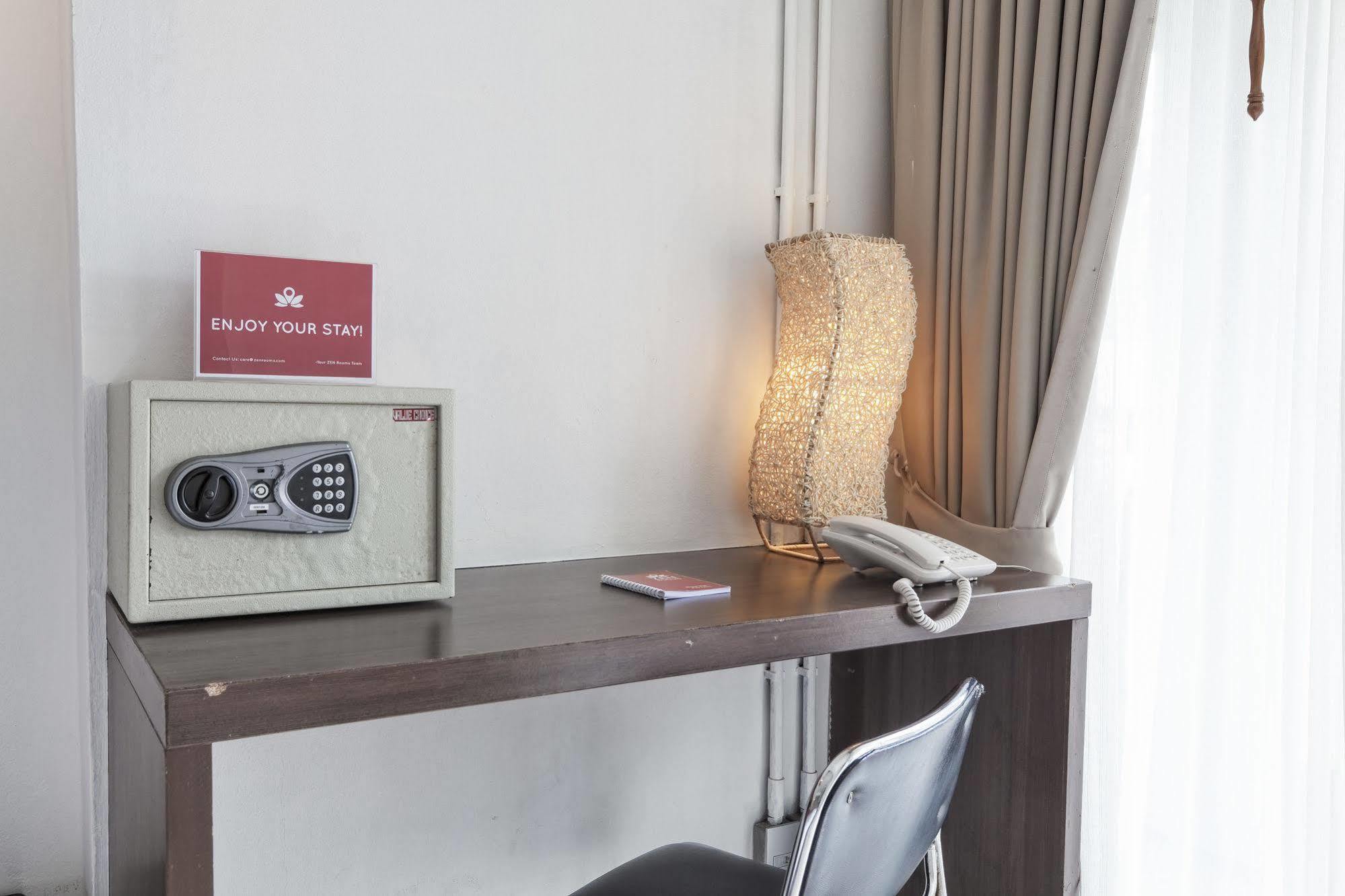 Zen Rooms Basic Nanai Phuket Patong Bagian luar foto