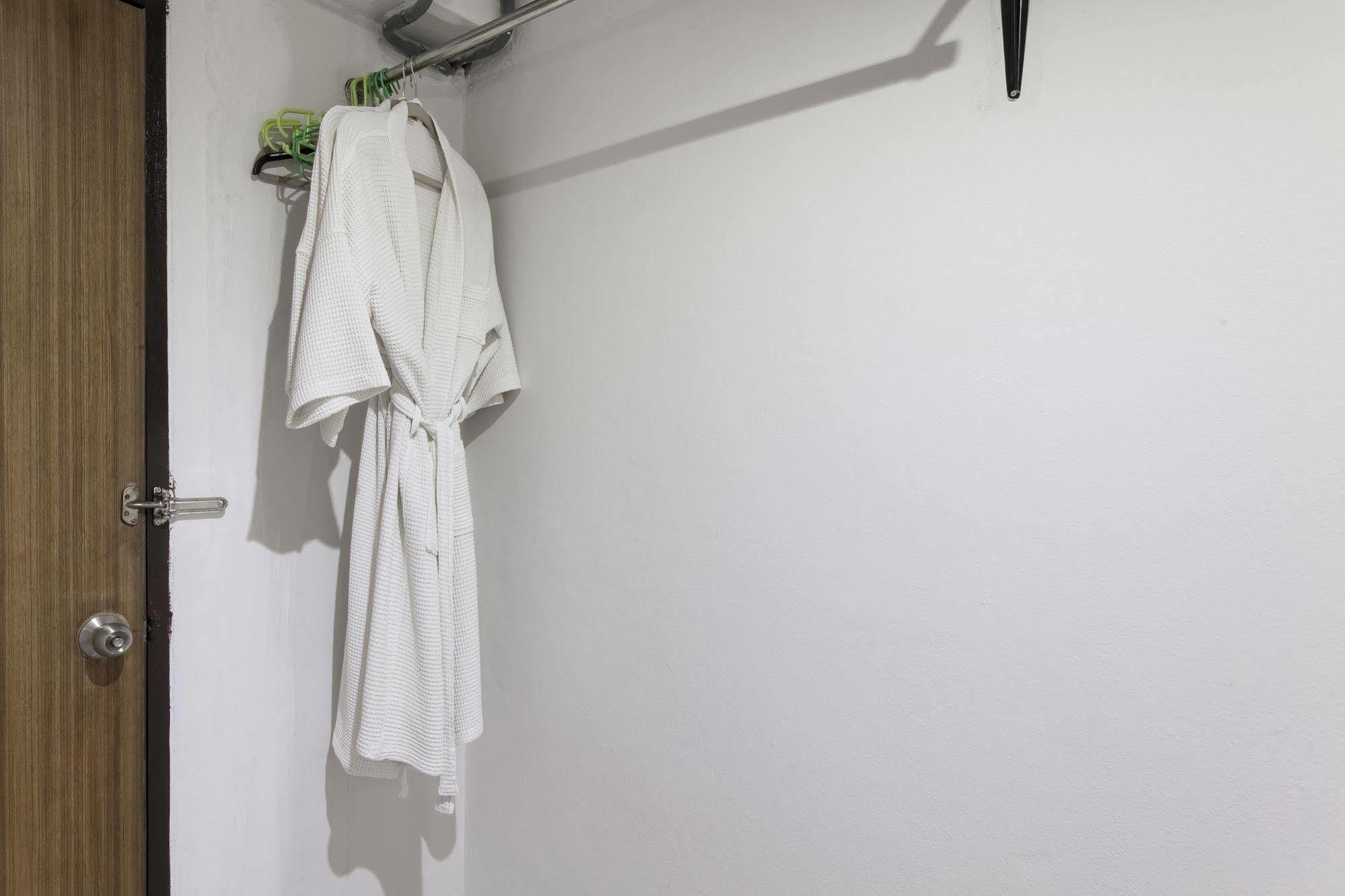 Zen Rooms Basic Nanai Phuket Patong Bagian luar foto